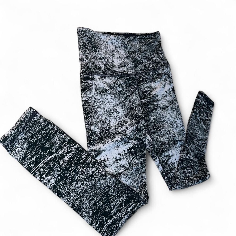 Athleta Women's High-Rise Printed Leggings | Blue and Grey Abstract Yoga Pants - Picture 3 of 4